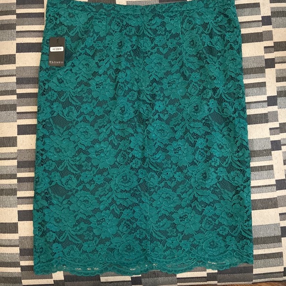 Skirt - Picture 2 of 4